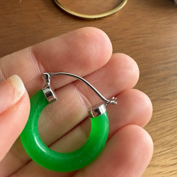 Jade Sterling Silver hoops - Picture 3 of 3